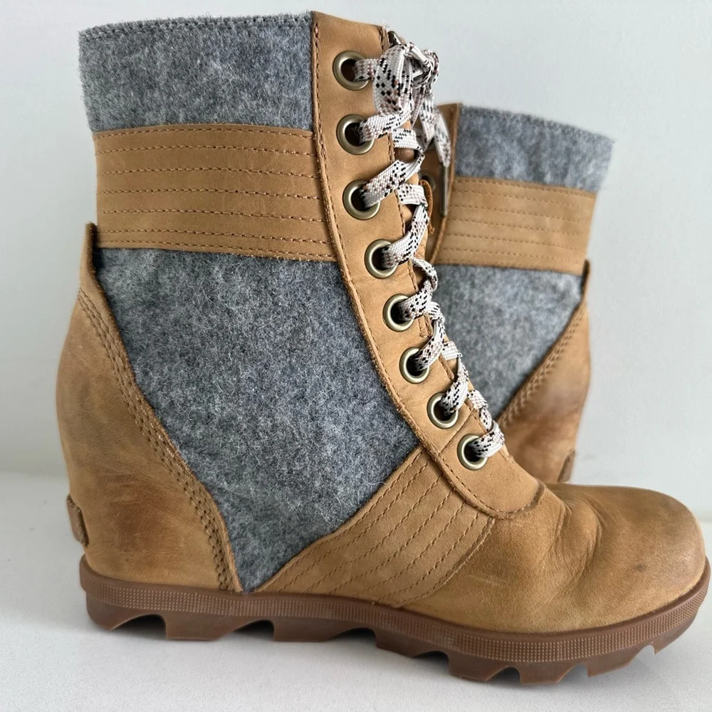 Sorel Joan Of Arc Lexie Wedge Boots Women Size 8.5 Tan Gray Leather Wool Lace Up - Picture 5 of 9